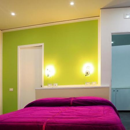 The Fresh Glamour Accommodation Naples Bilik gambar